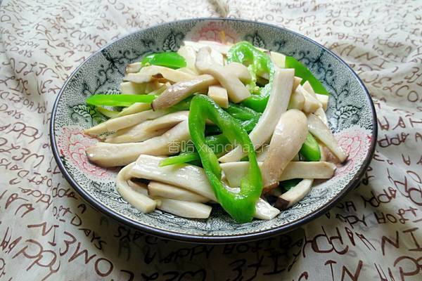 杏鲍菇炒青椒的做法图解8