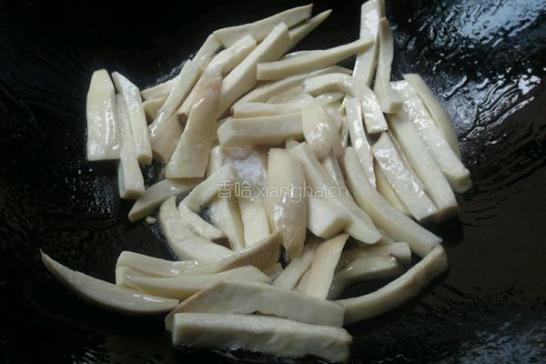 杏鲍菇炒青椒的做法图解6