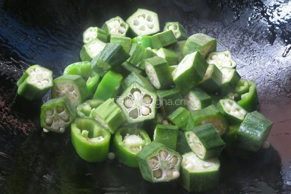 青椒炒秋葵的做法图解5