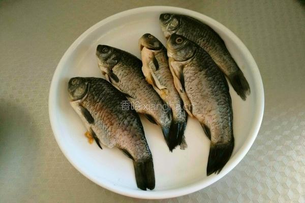 川味炝锅鱼的做法图解1
