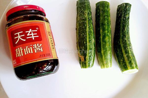 黄瓜甜面酱的做法图解1