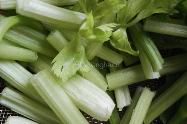 干锅土豆片的做法图解2