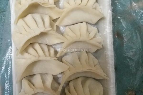抱蛋煎饺的做法图解2