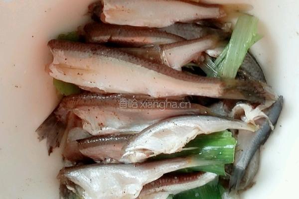 香酥黄花鱼的做法图解2