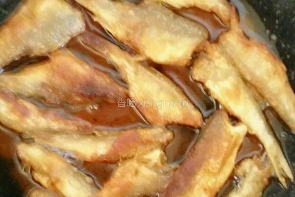 香酥黄花鱼的做法图解7