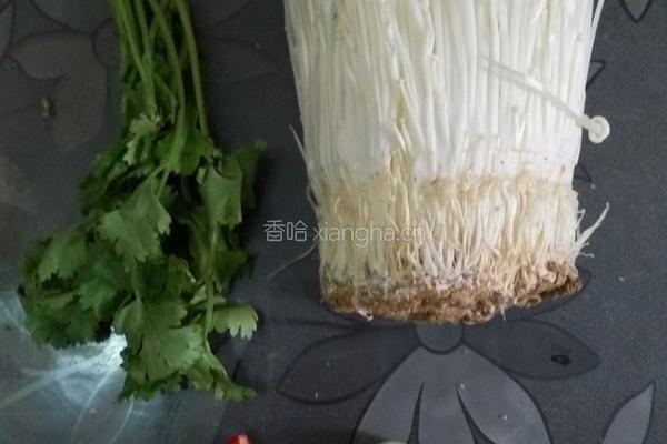 凉拌针金菇的做法图解1