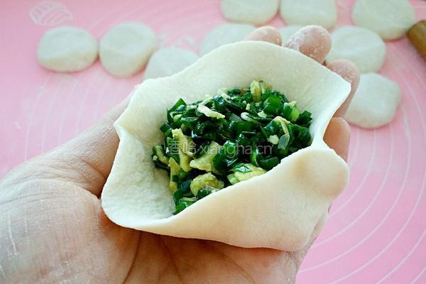 韭菜素包子的做法图解17