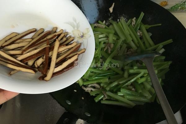 芹菜香干炒肉丝的做法图解5