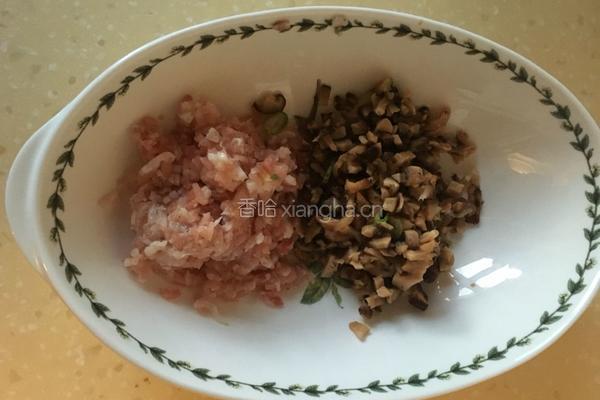 香菇云豆炸酱面的做法图解1