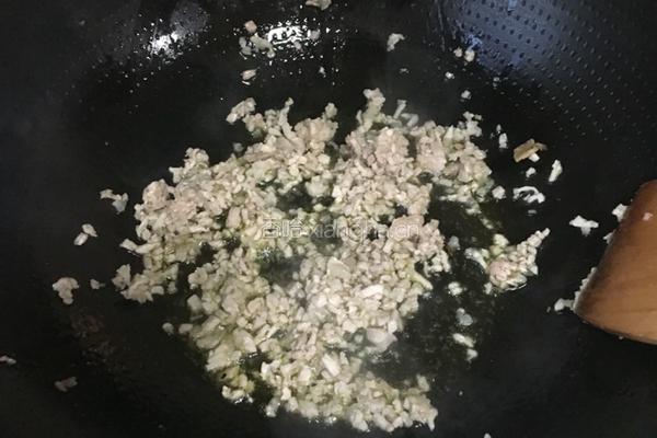 香菇云豆炸酱面的做法图解6