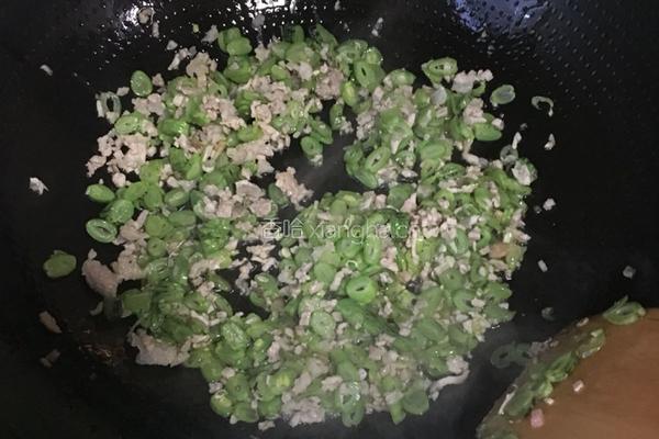 香菇云豆炸酱面的做法图解7