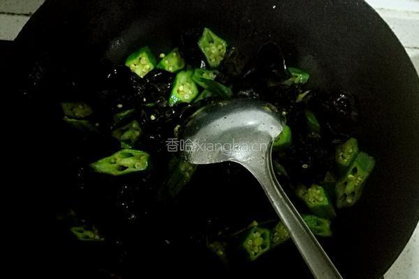 黑木耳秋葵炒鸡蛋的做法图解4