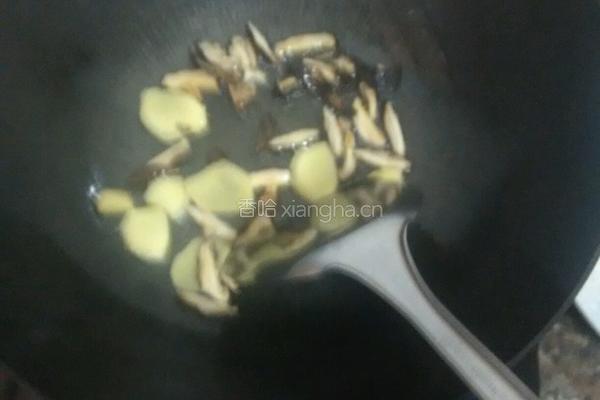 菜脯焖鸡肉的做法图解2