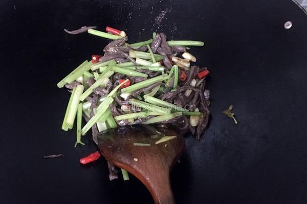 爆炒牛肉丝的做法图解9