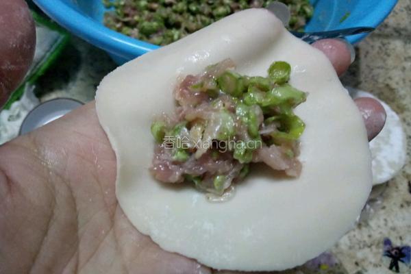 猪肉豇豆饺子的做法图解6