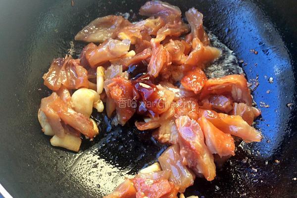 蒜烧牛蹄筋的做法图解5