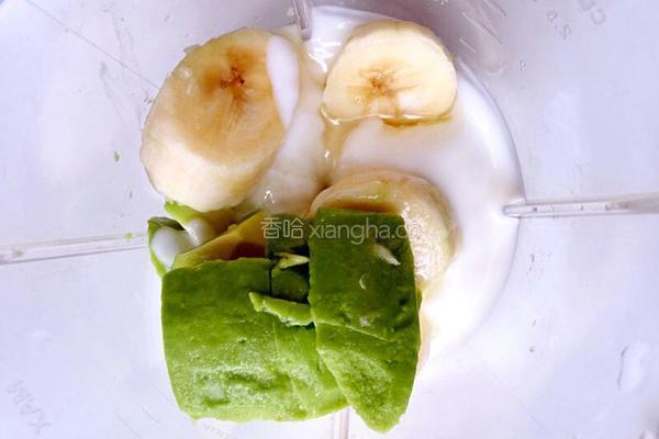 牛油果香蕉奶昔的做法图解4