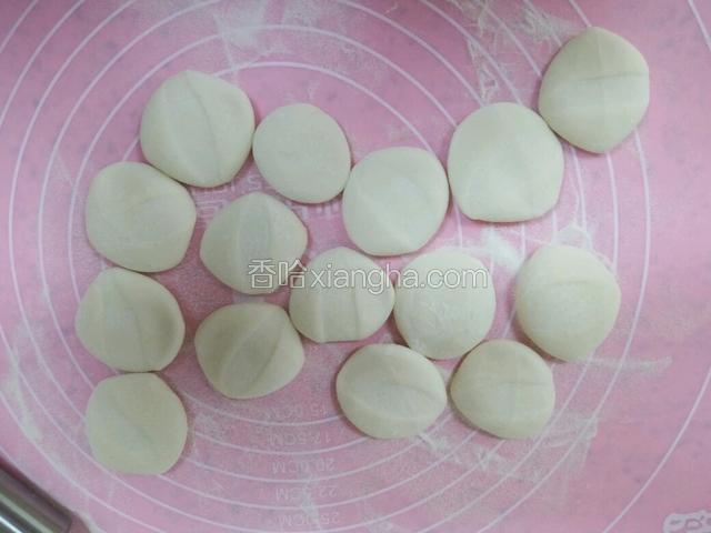 面剂子按扁。