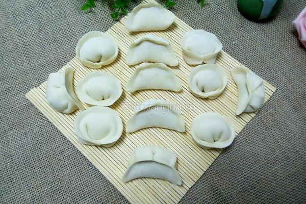 胡萝卜玉米肉饺子的做法图解22