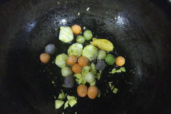 鱼丸油麦菜的做法图解4