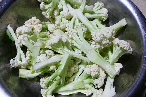 炒新鲜黄花菜的做法图解2
