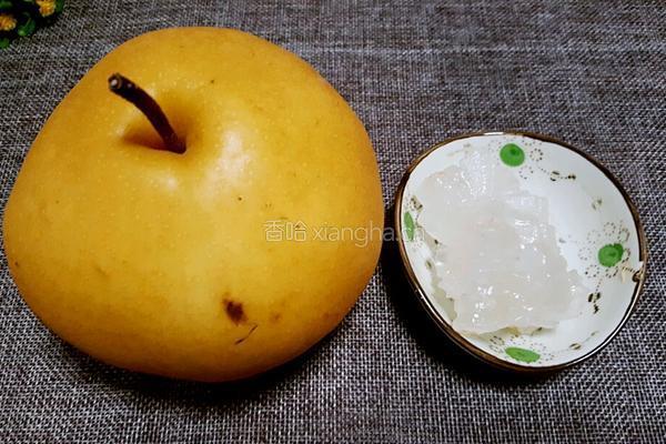 冰糖雪梨汁的做法图解1