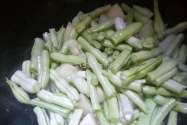 四季豆烧土豆的做法图解9