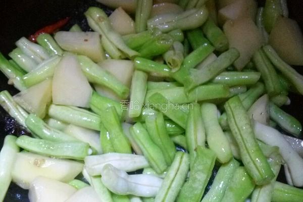 四季豆烧土豆的做法图解10