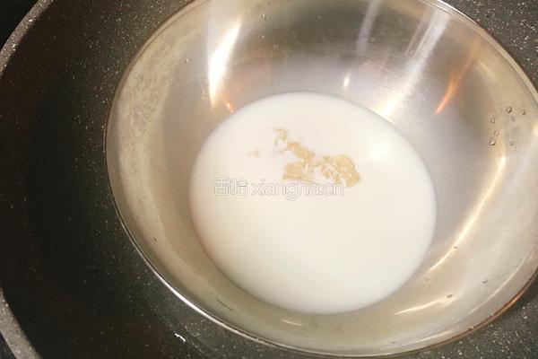 椰香火龙果慕斯的做法图解12