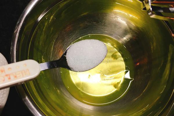 抹茶树干蛋糕卷的做法图解3