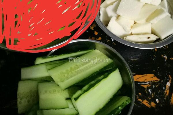 山药黄瓜肉片汤的做法图解2