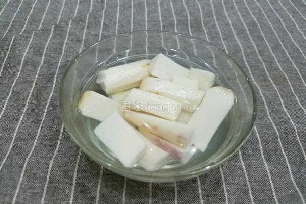 山药鸡爪汤的做法图解2