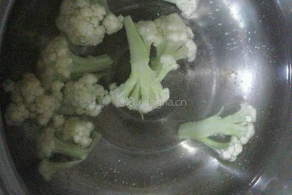 菜花炒豆菇的做法图解1