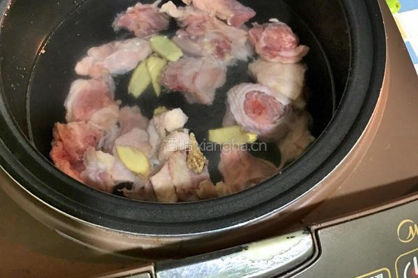 淮山鸡汤的做法图解1
