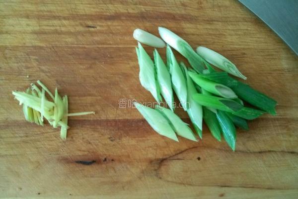 葱爆鸡肝的做法图解5