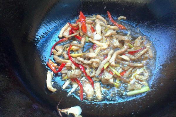 豆苗炒肉的做法图解4