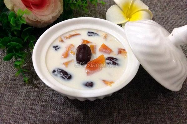 牛奶炖红枣木瓜的做法图解6