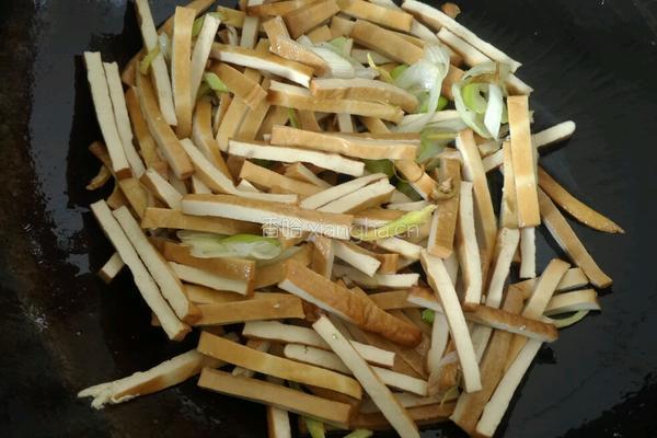 笋丝炒豆干的做法图解4