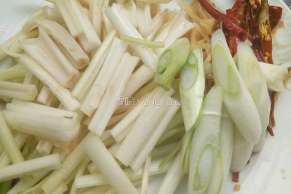 泡椒牛肉的做法图解2