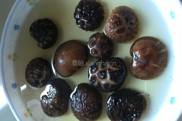 香菇滑鸡饭的做法图解3