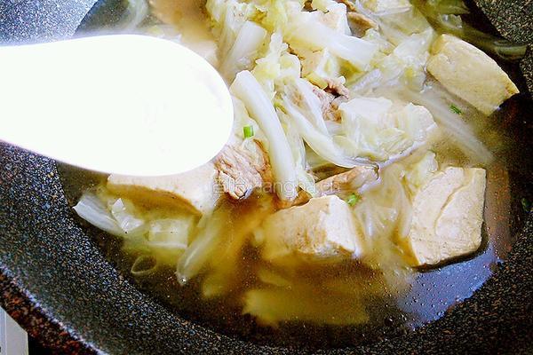 白菜炖冻豆腐的做法图解12