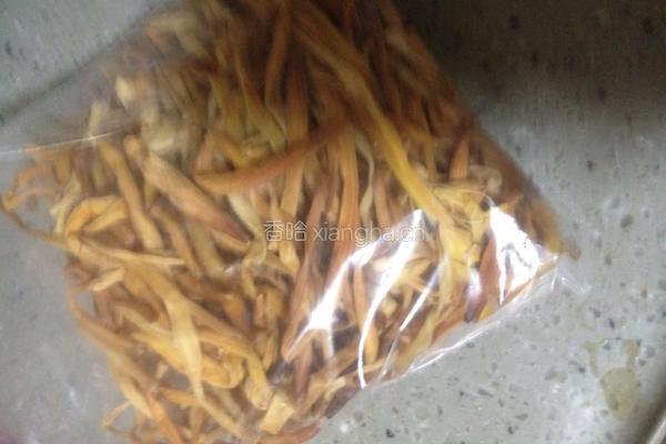 黄花菜肉泥汤的做法图解1