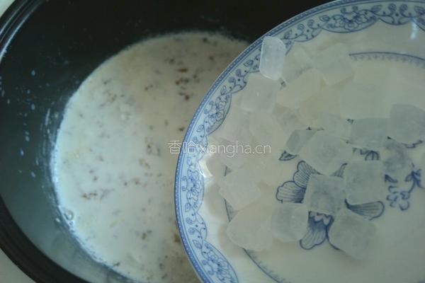 冰糖牛奶炖桃胶的做法图解6