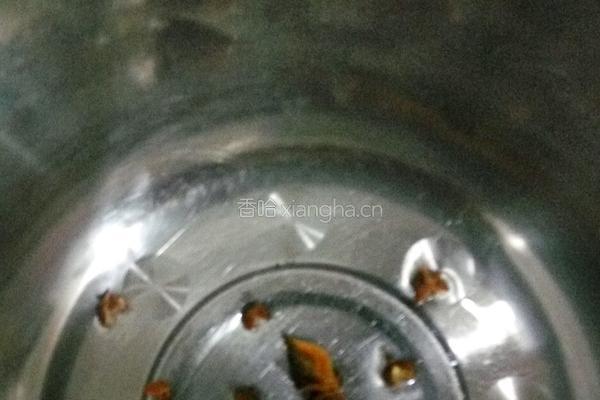萝卜玉米炖棒骨的做法图解3