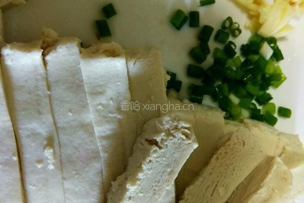 豆腐烧鱿鱼的做法图解3