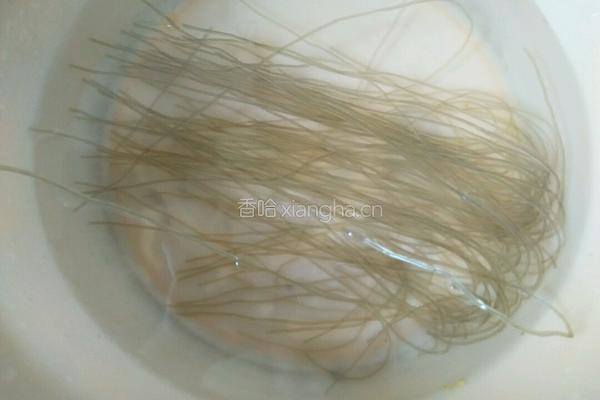 白菜粉条的做法图解1