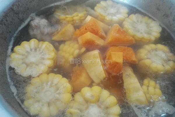 南瓜玉米排骨汤的做法图解8