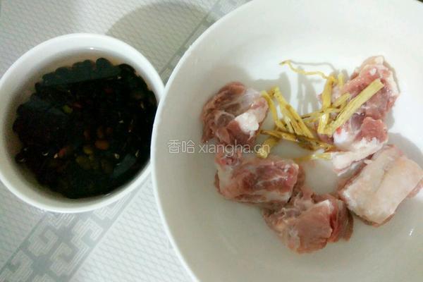 排骨黑豆汤的做法图解3