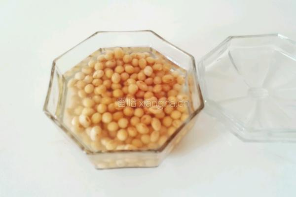 黄豆烧鲜茄的做法图解1