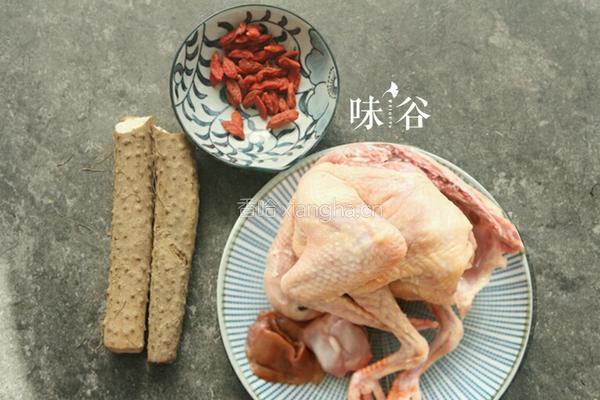 山药鸽子汤的做法图解1
